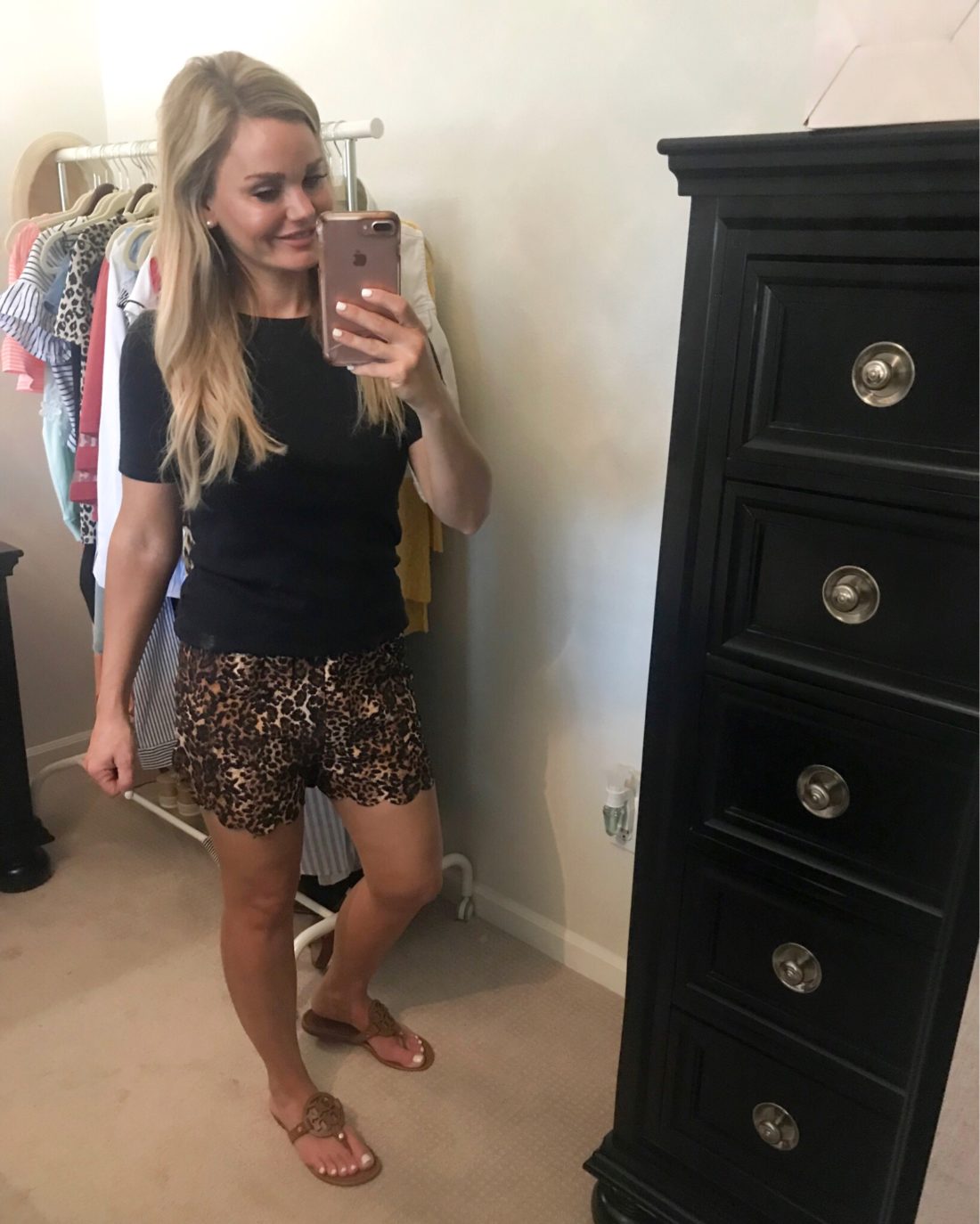 Leopard shorts Outfit Ideas for Summer