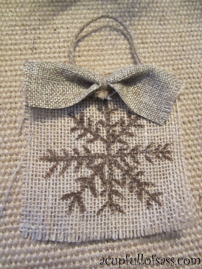 burlap ornament single