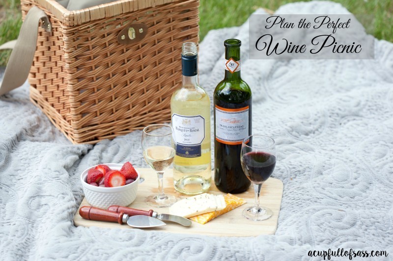 plan the perfect wine picnic