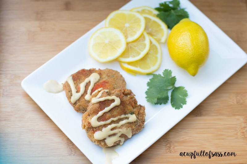 crab cakes with sauce
