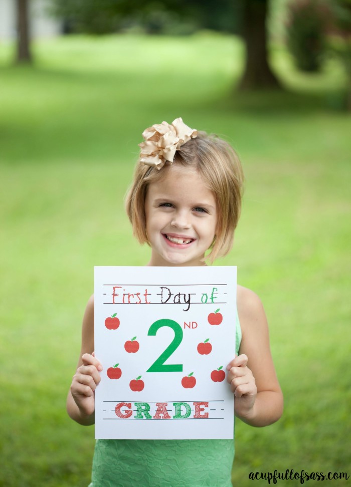 First Day of School Printable sign. Print your school grade for the first day of school pictures.