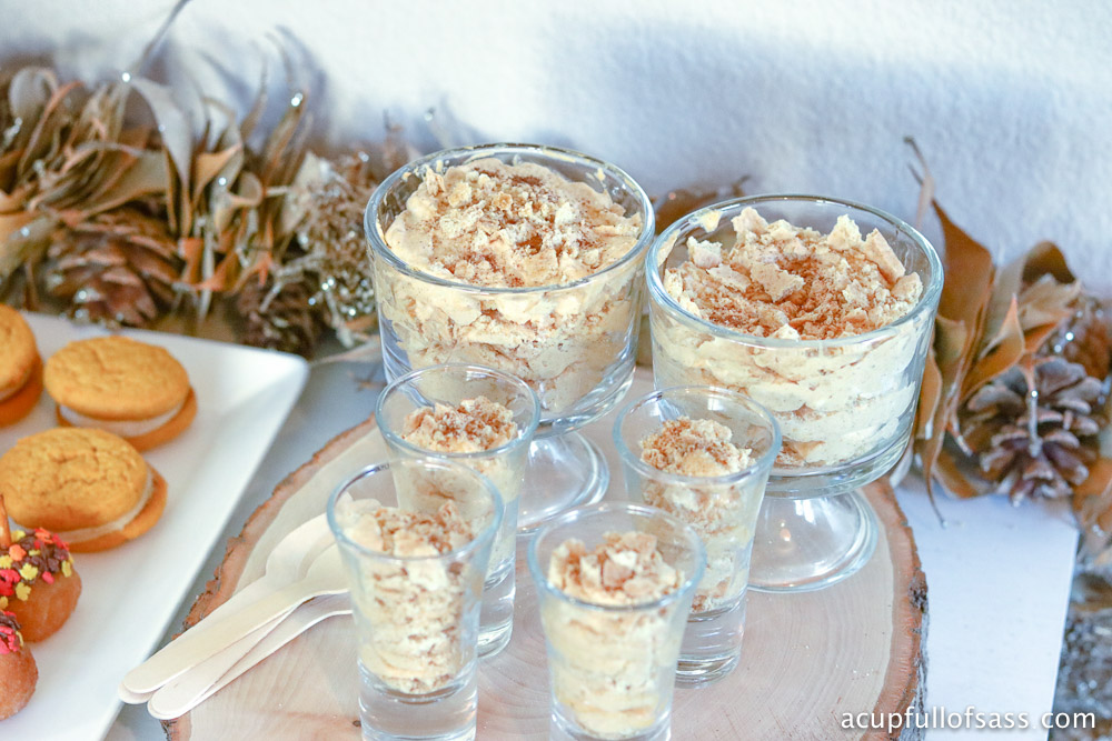 Skinny Pumpkin Mousse. Healthy Fall dessert recipe. No Bake Skinny Pumpkin Mousse. Thanksgiving dessert recipe.