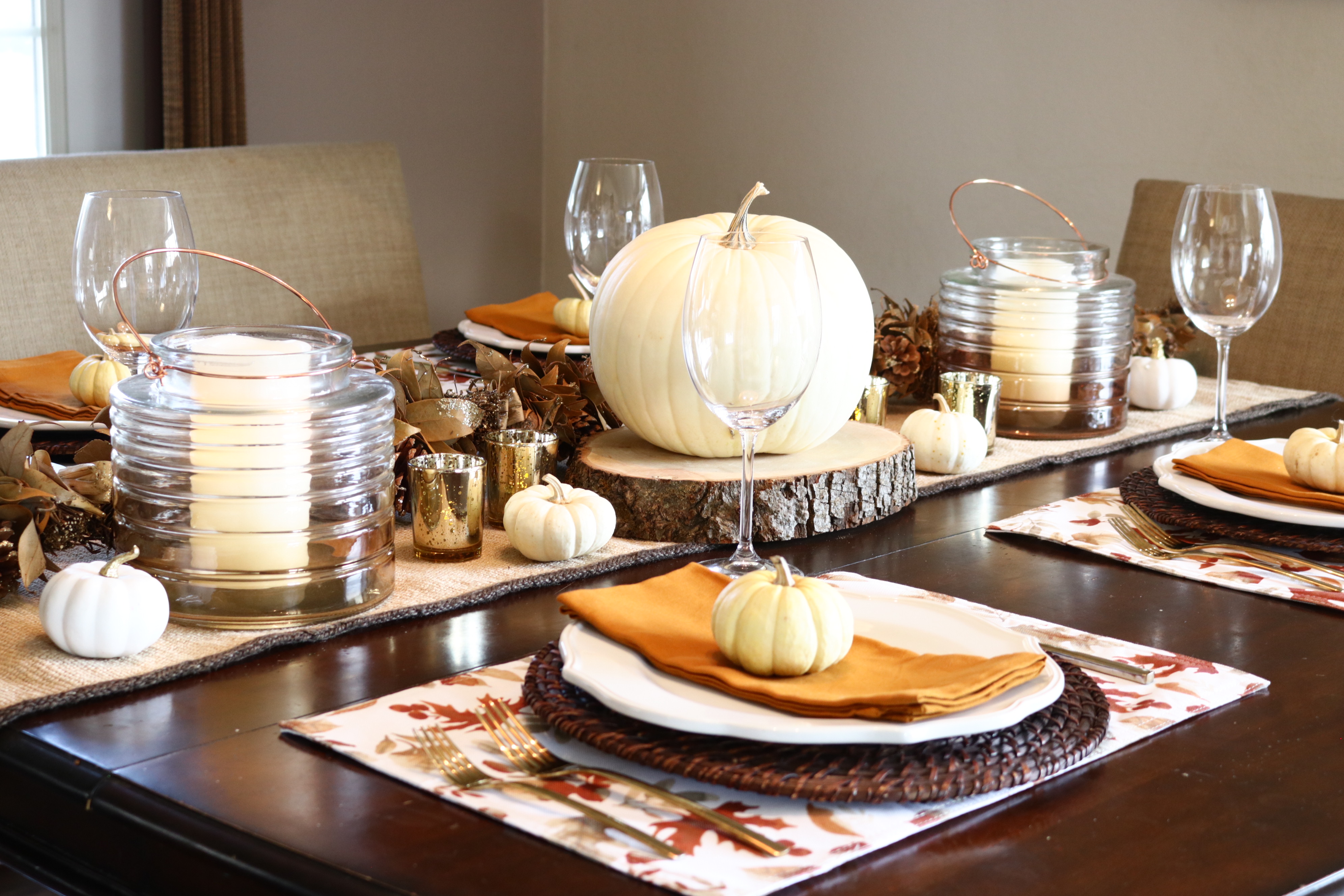 Fall Tablescape Ideas. Thanksgiving or Friendsgiving Tablescape.