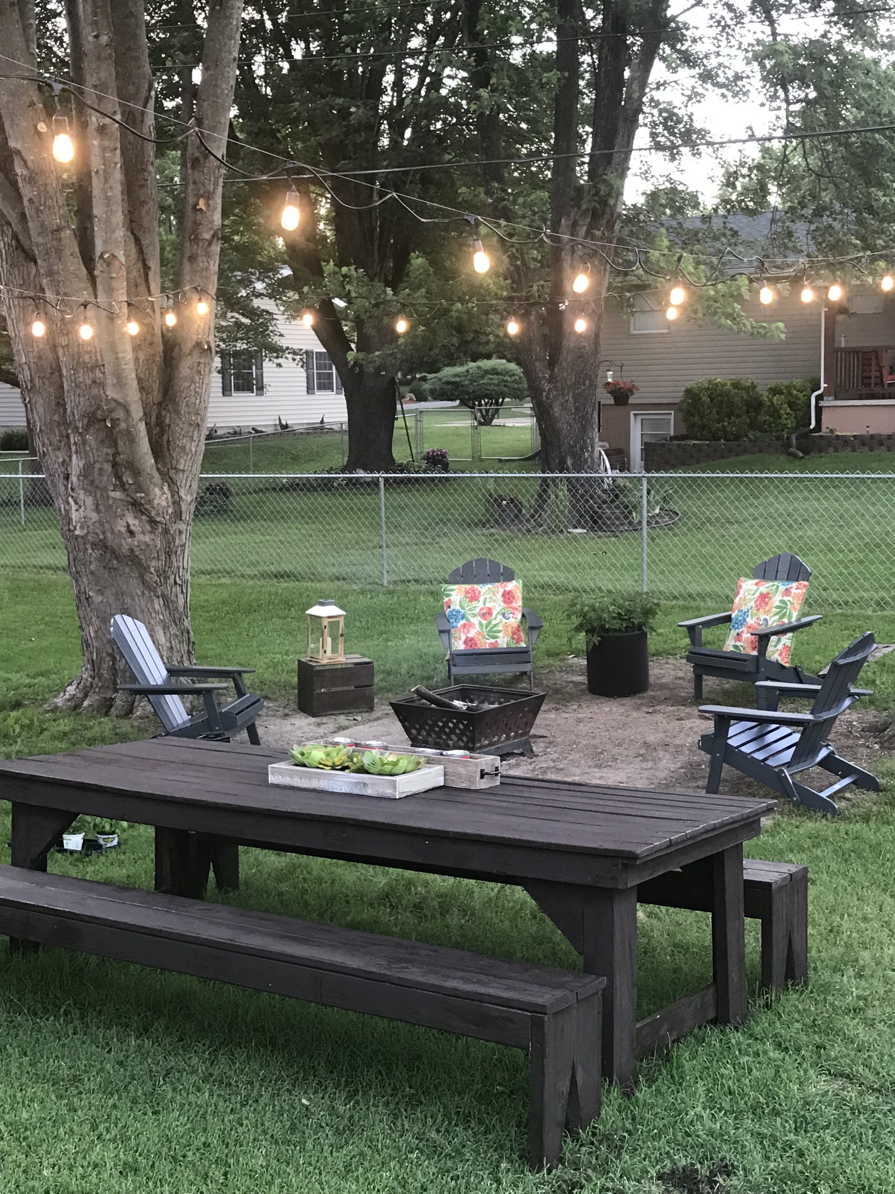 How to hang outdoor string lights. Backyard DIY ideas. 