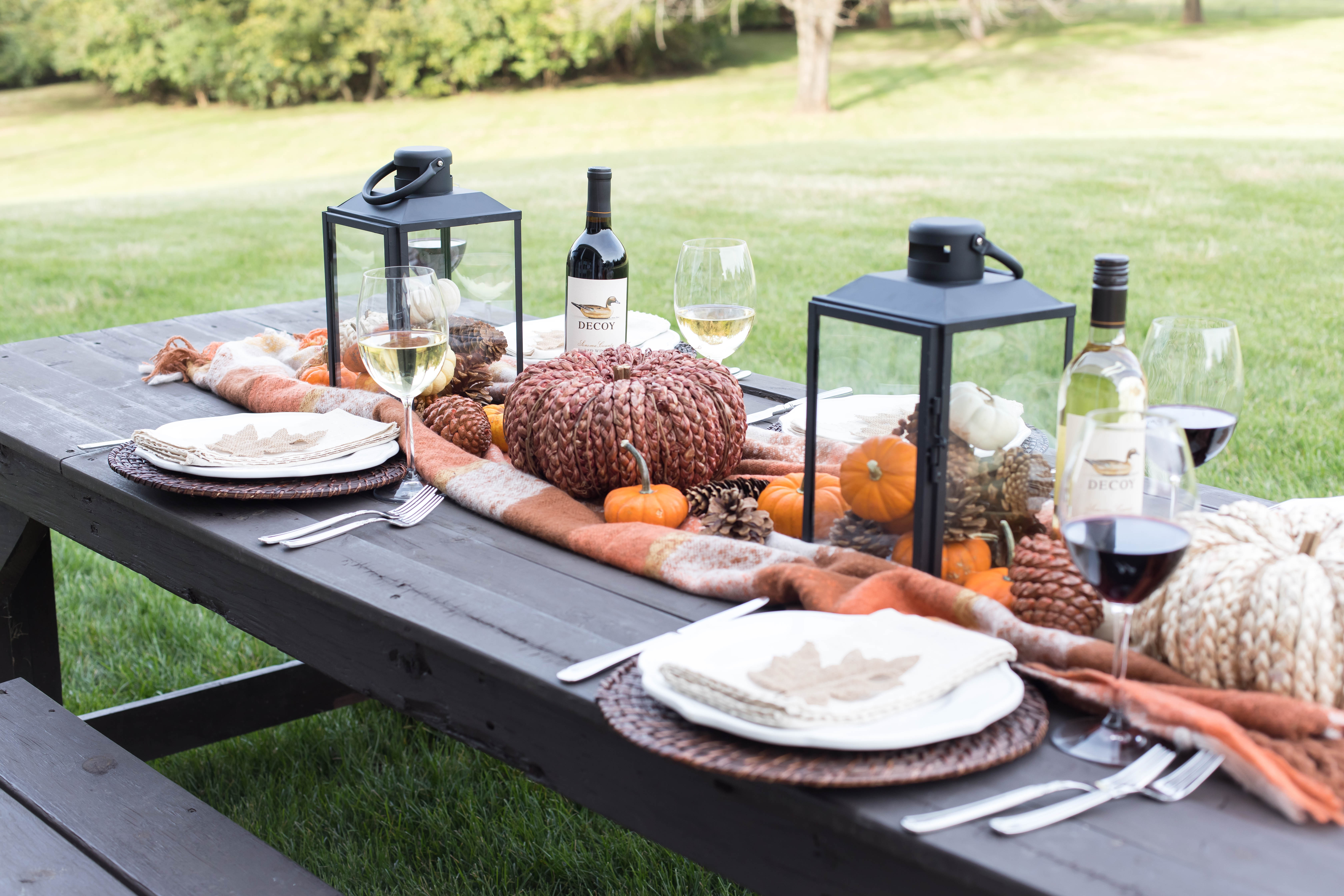 Easy Friendsgiving Tablescape idess.