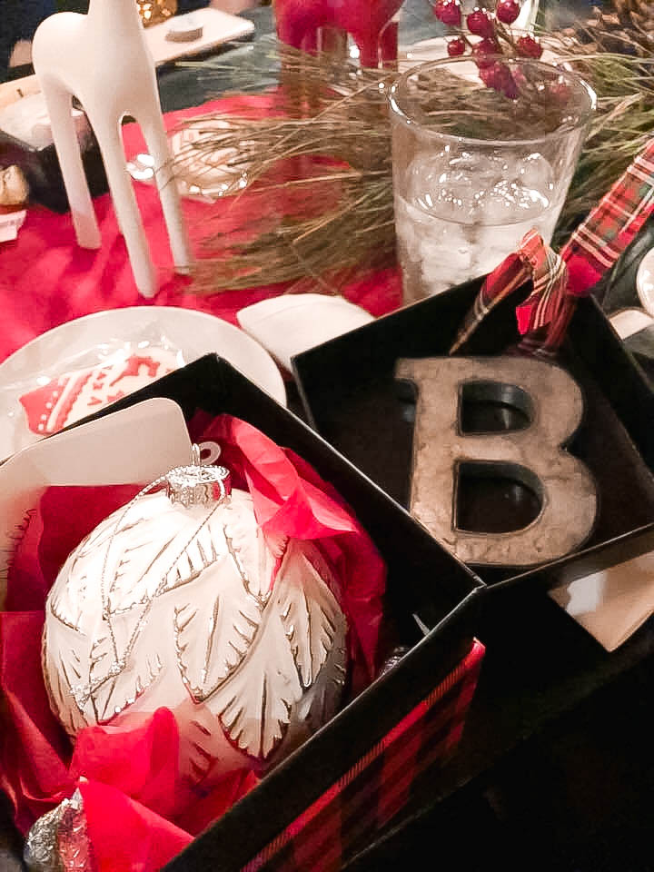 How to host an ornament exchange Holiday party with Tablescape Holiday Party favor ideas.