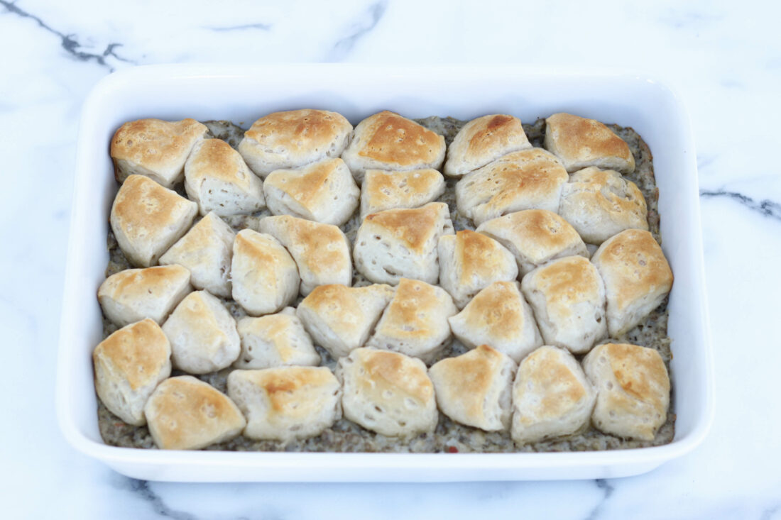 biscuits and gravy casserole