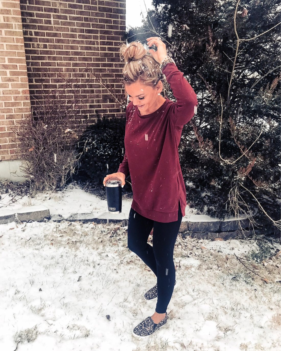 Casual tunic top from Amazon, leggings and leopard slip-ons.