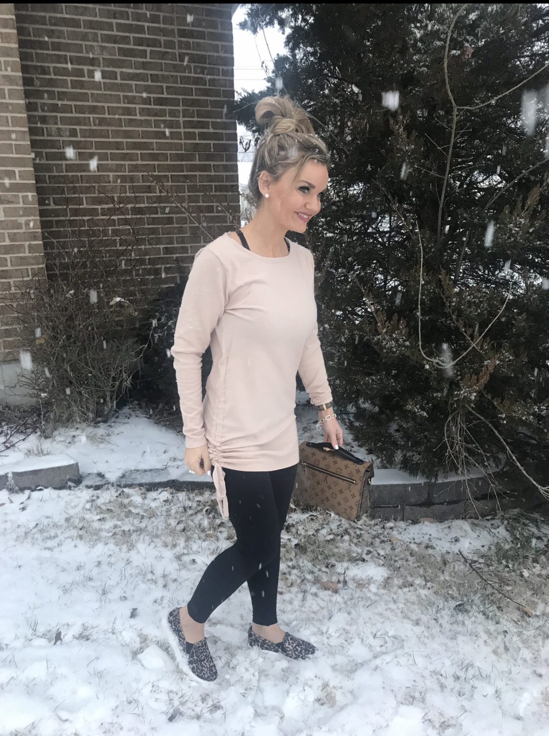 Casual tunic top from Amazon, leggings and leopard slip-on shoes.