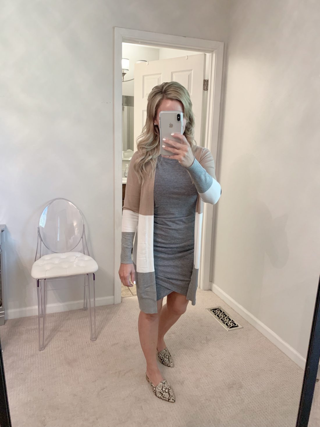 Fall Outfit ideas. Love this Ruched Dress.