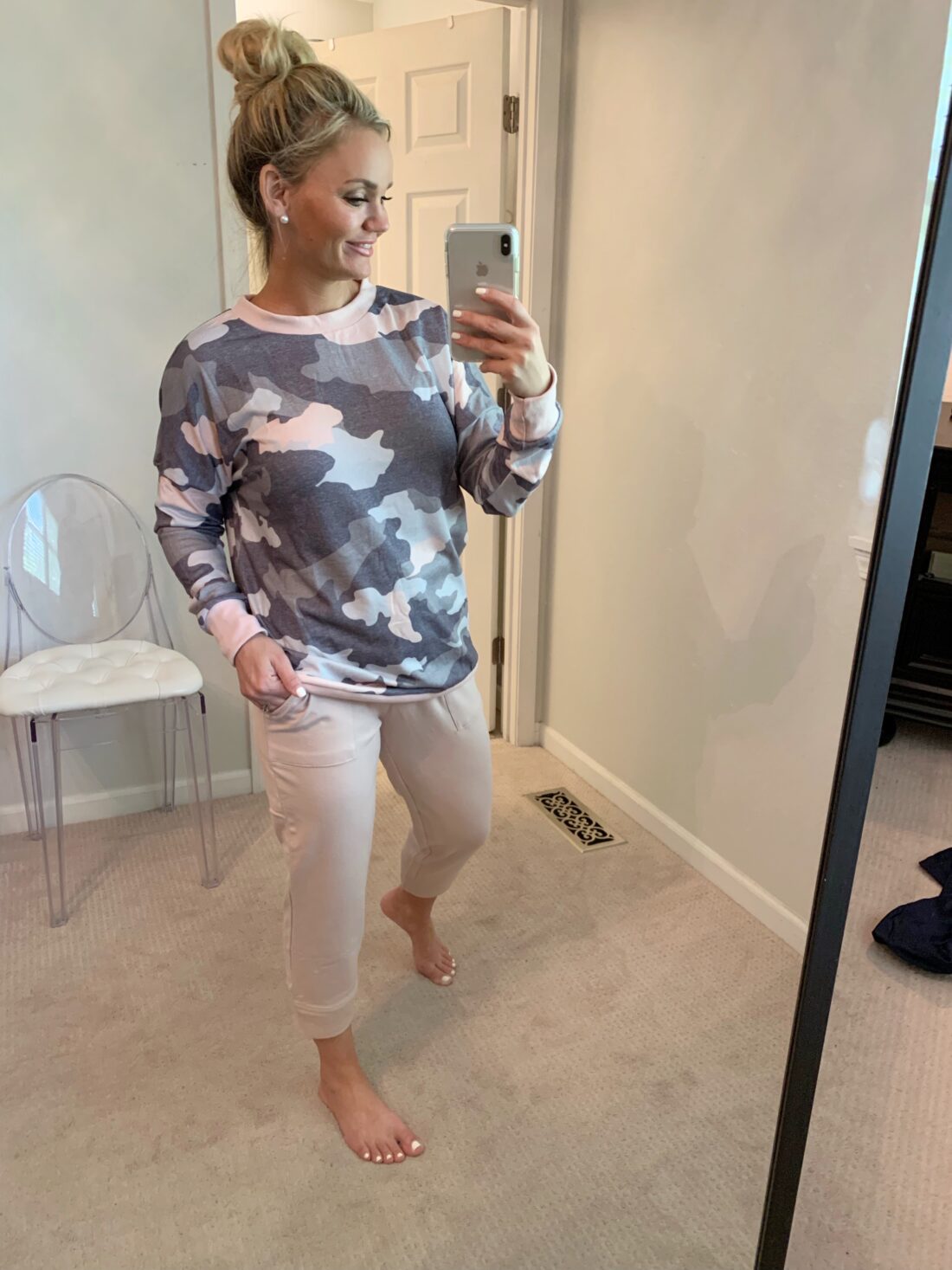 Camo sweatshirt with joggers. Comfy outfit from Amazon.