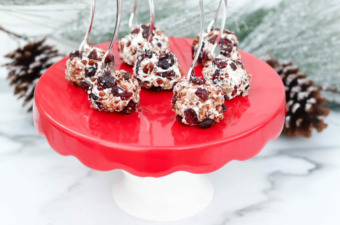 Cranberry Pecan Mini Cheese Balls.

#cheeseball #appetizer #cranberry #holidayrecipe