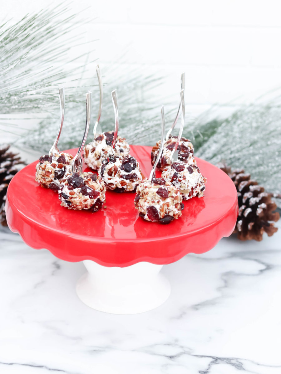 Cranberry Pecan Mini Cheese Balls.