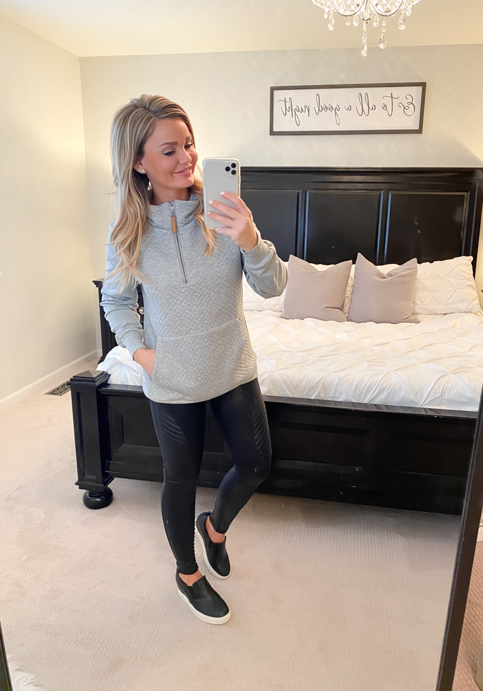 Amazon Fashion Finds | February - Grey Sweatshirt