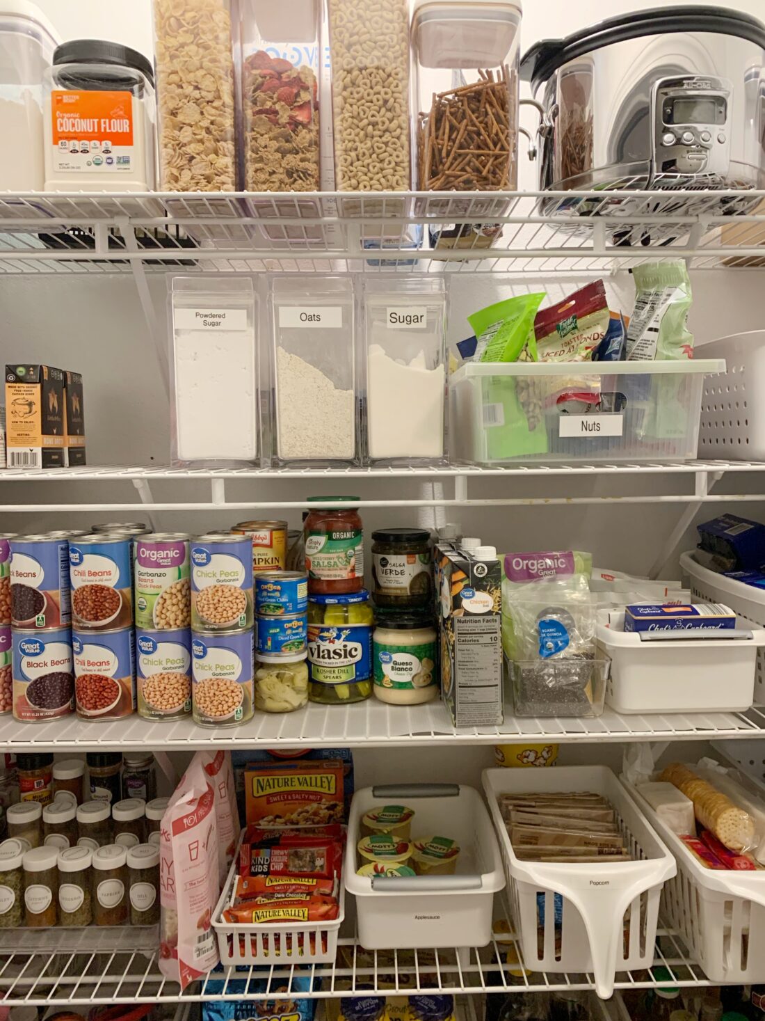 Organize your Pantry in 5 Easy Steps