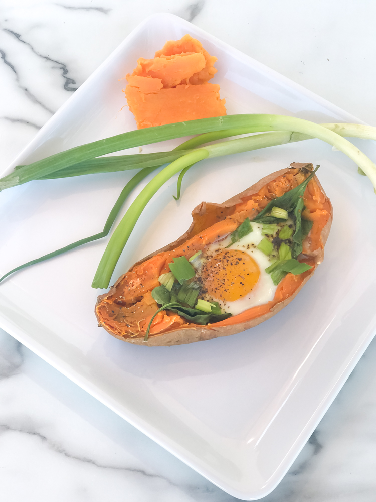 Sweet potato egg boats. A healthy recipe. 